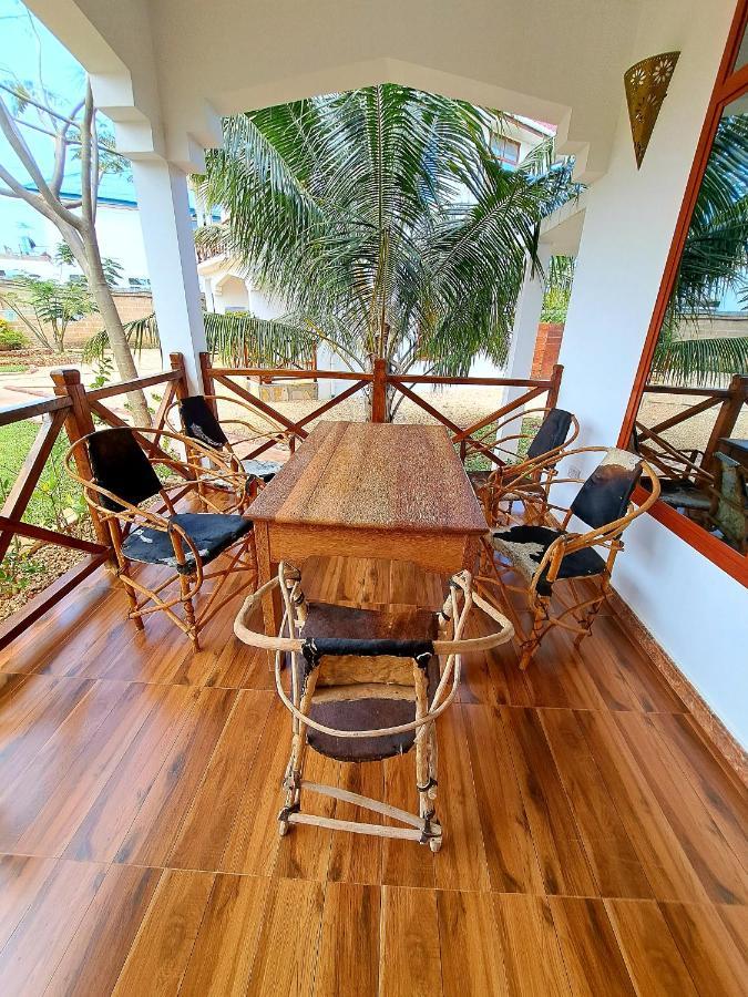 Mimi Na Wewe Villa Нунгви Экстерьер фото